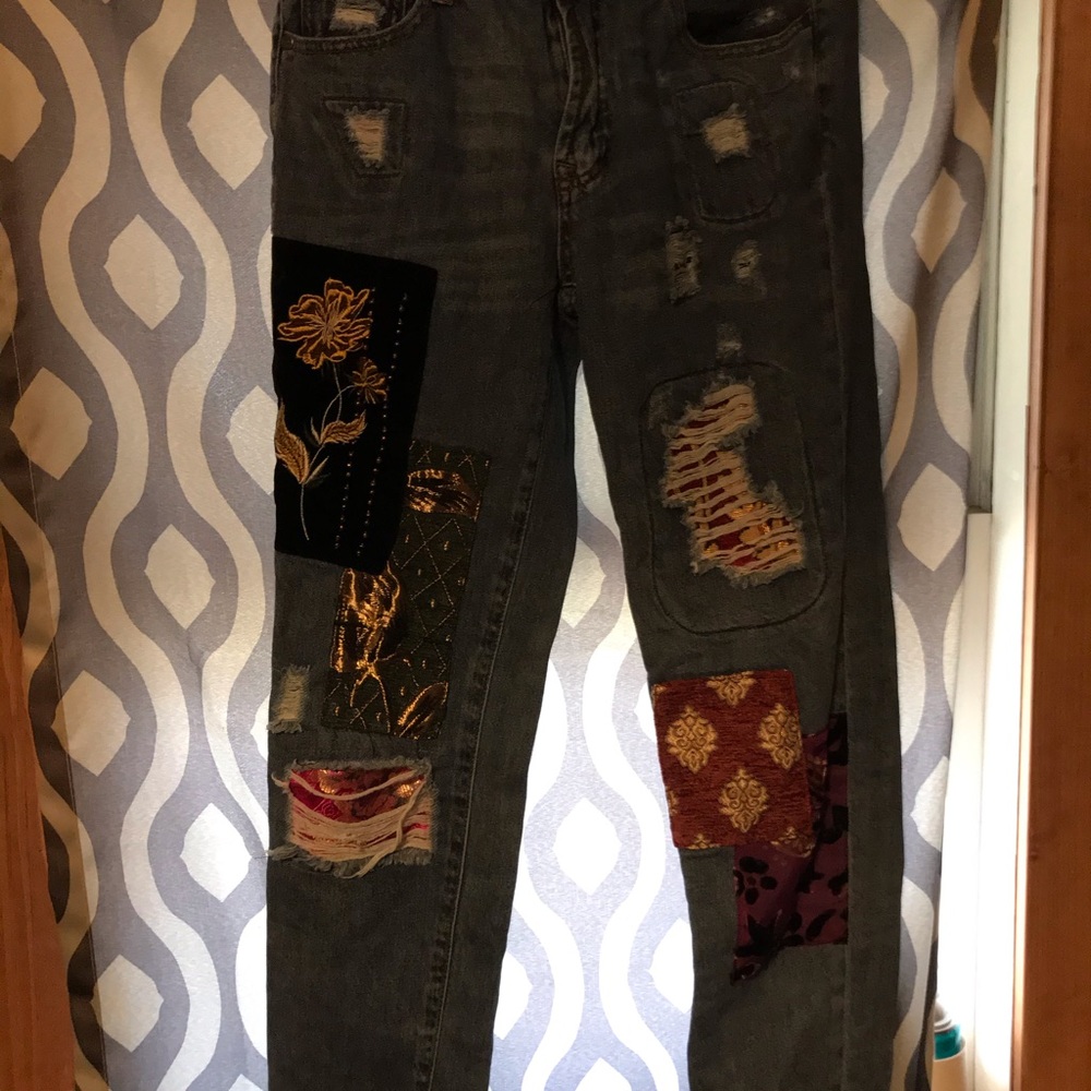 Indigo Thread Patchwork Capri Pants Size 0 - image 3